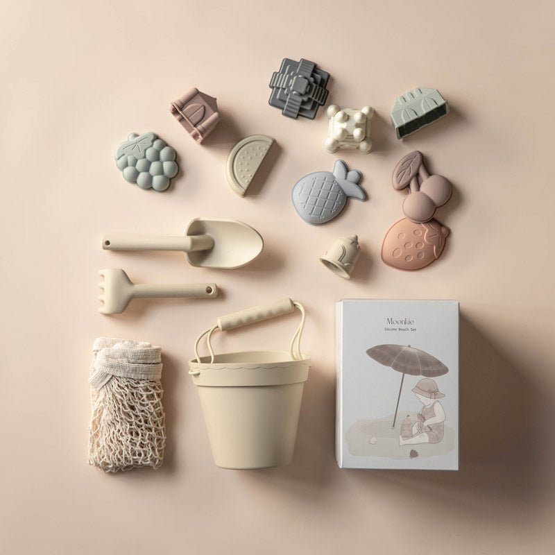 Moonkie.de-Silikon-Strandspielzeug-Set (Beige)-Luxe Box Geschenkset-BT-06-11