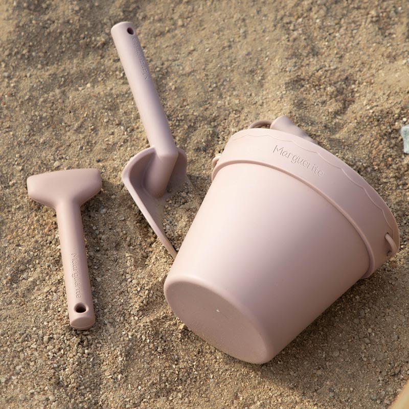 Moonkie.de-Silikon-Strandspielzeug-Set (Blush)-Luxe Box Geschenkset-BT-05-6