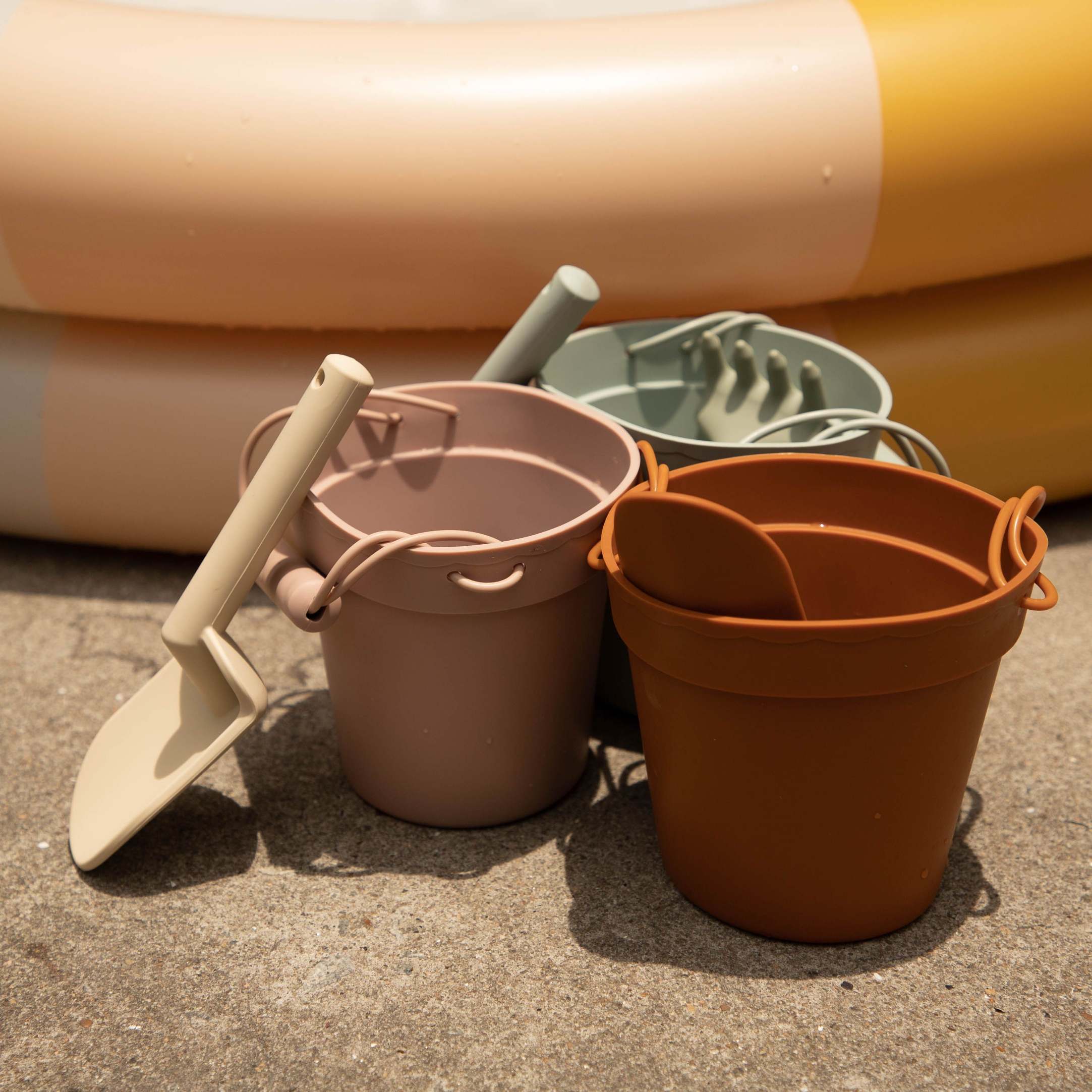 Moonkie.de-Silikon-Strandspielzeug-Set (Blush)-Luxe Box Geschenkset-BT-05-8